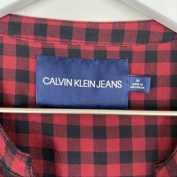 Calvin Klein Red and Black Plaid Cotton Button Shirt Size Medium - Picture 2 of 5